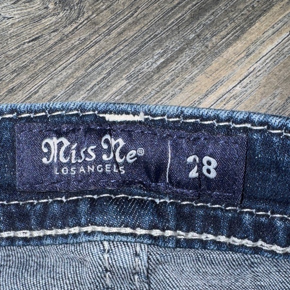 Miss Me Mid-Rise Boot Cut Pop Wing Cross Jeans Sz 28x34 - Picture 8 of 11